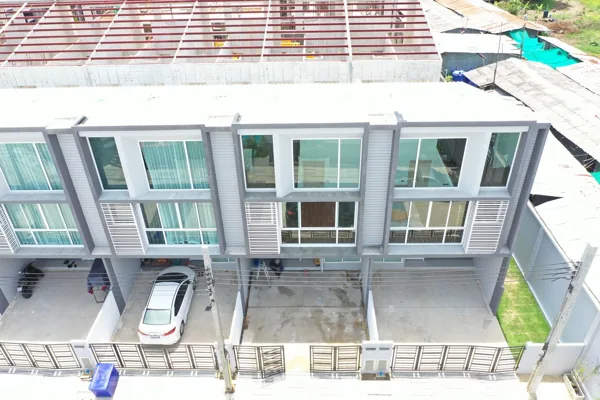 ภาพมุมสูงตัวอย่างบ้านที่เคยตรวจ 102